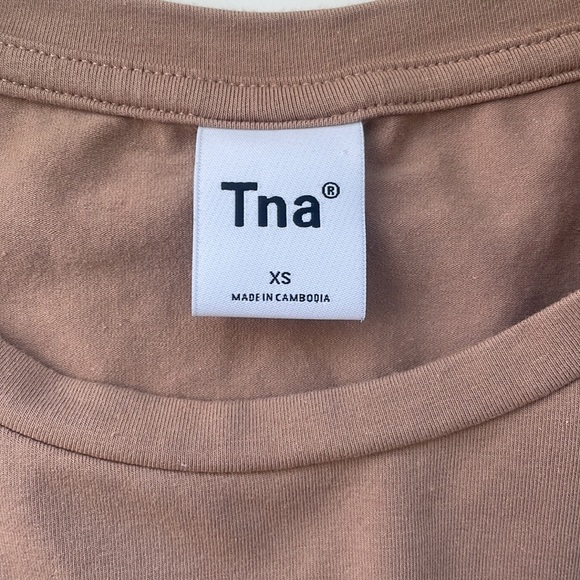 TNA Aritzia Chill Oritz T Shirt - Picture 4 of 4